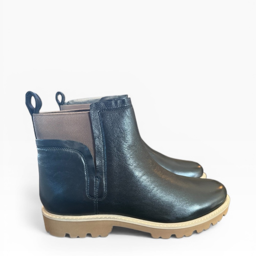 Signature by Journee Collection Bristol Black Chelsea ‎Boots Size 11